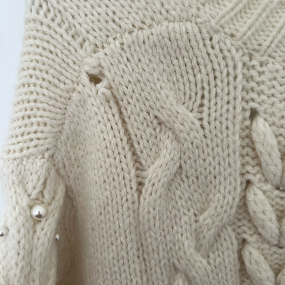 Zara Pearl Knit V Neck Sweater - Picture 3 of 4